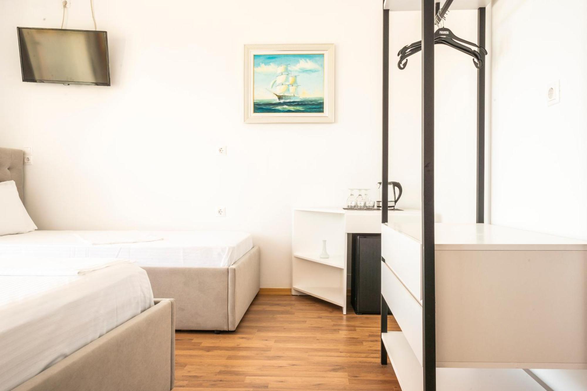 Ionio Rooms Himare Exterior foto