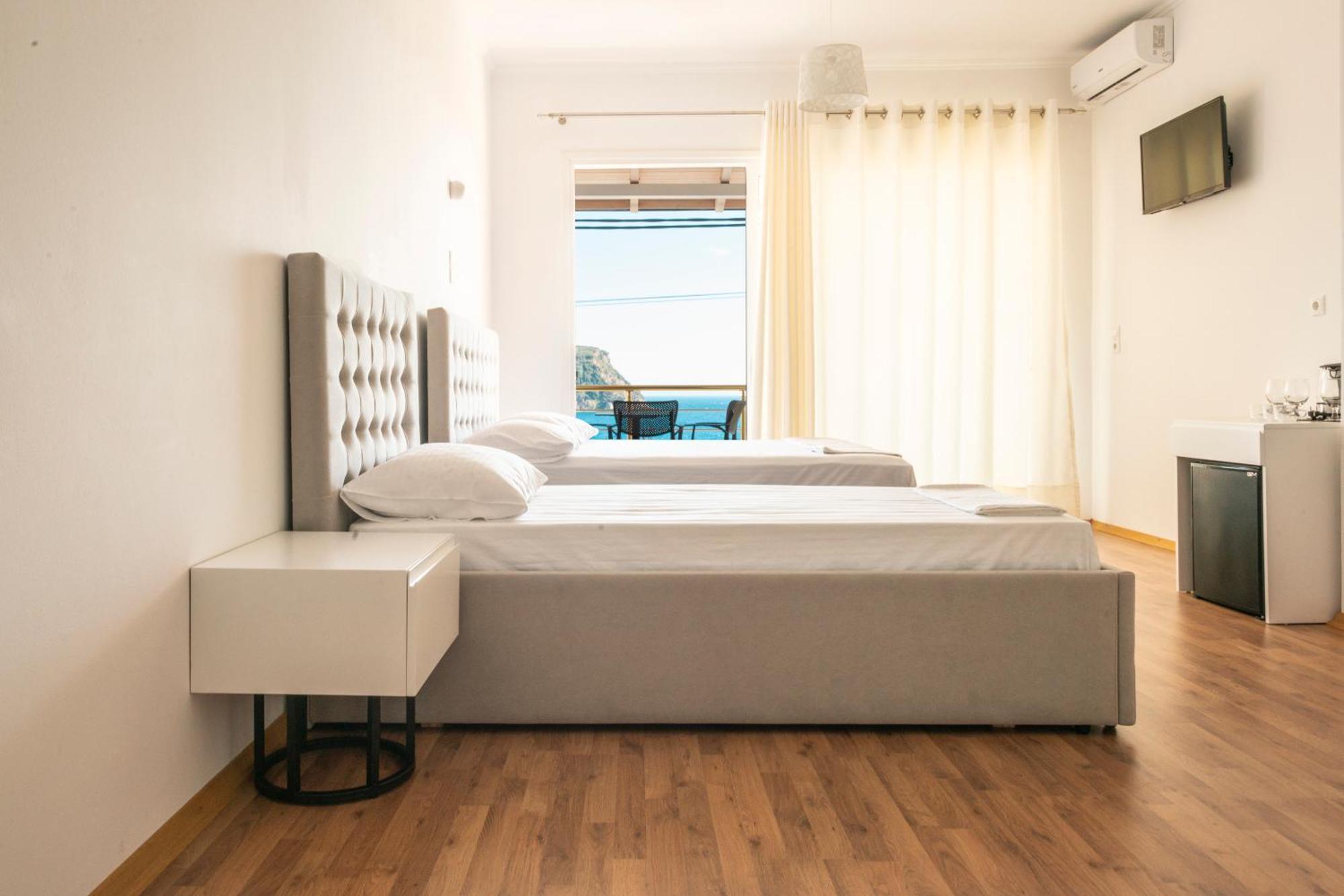 Ionio Rooms Himare Exterior foto