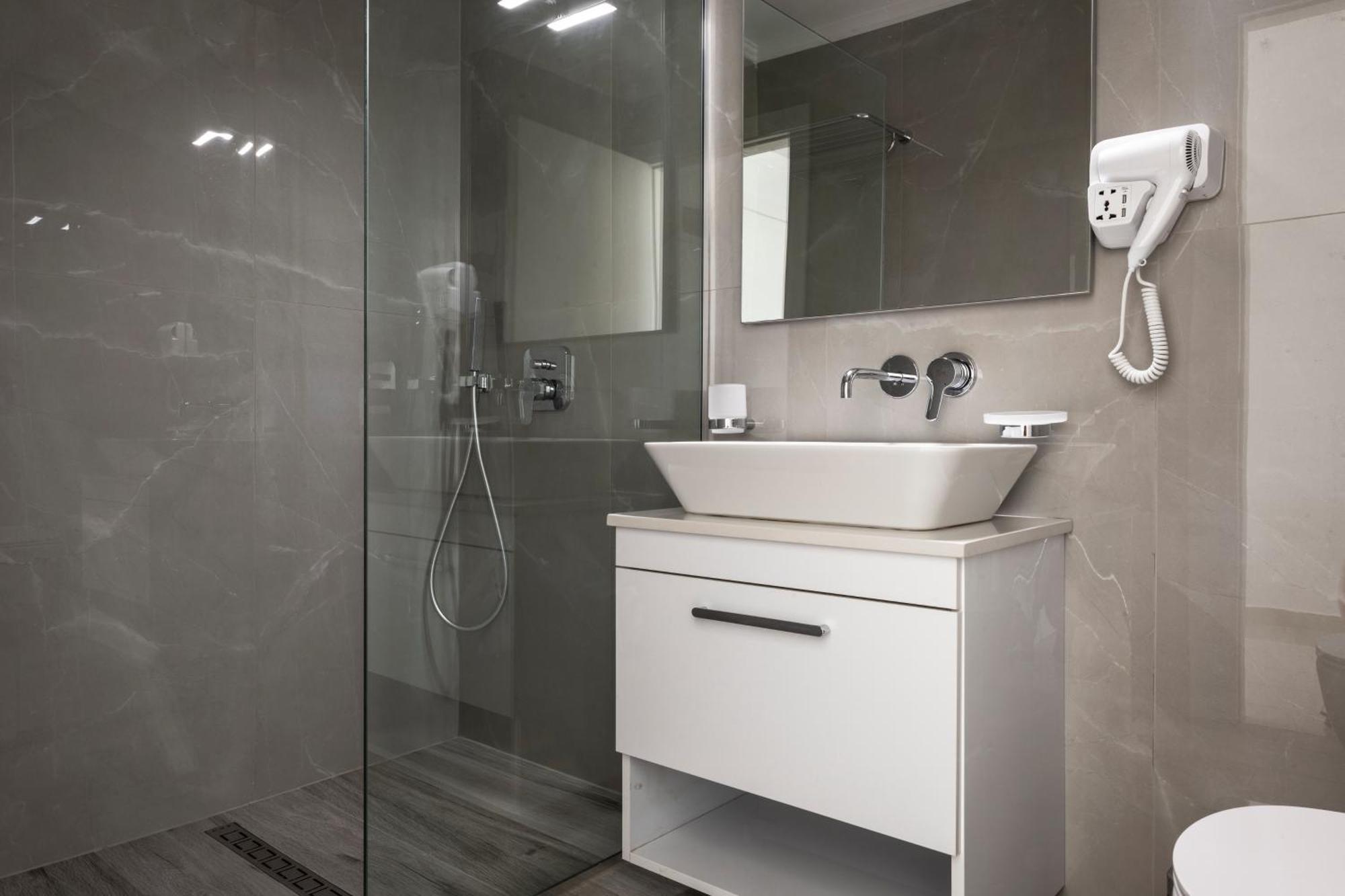 Ionio Rooms Himare Exterior foto